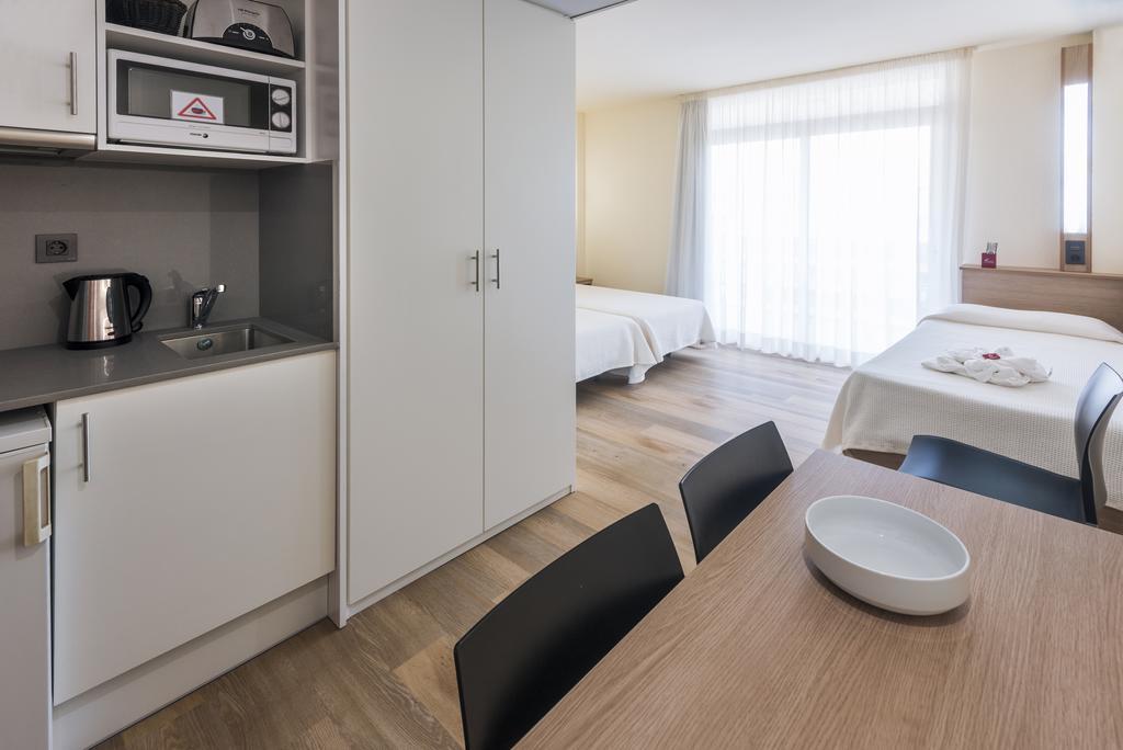 Aparthotel Marinada Salou Extérieur photo