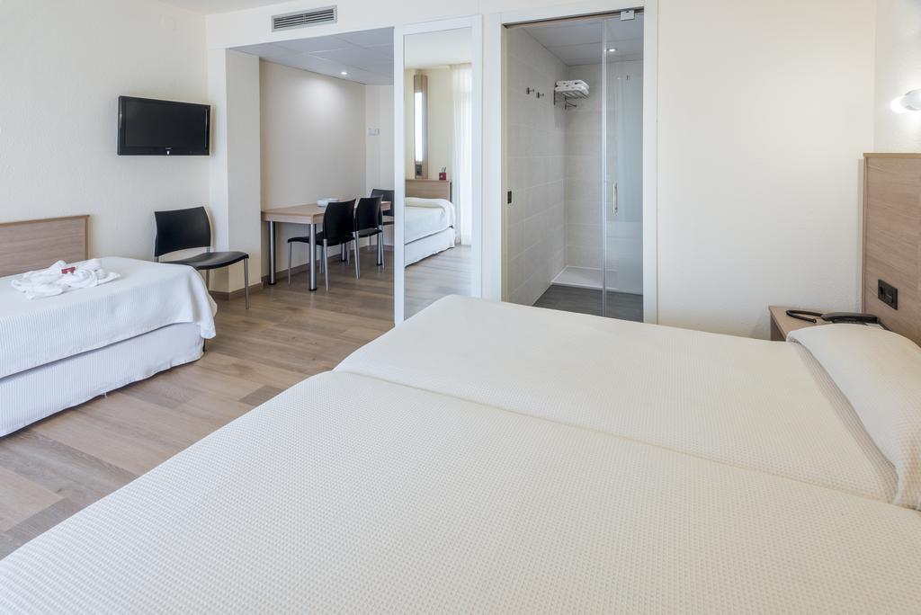 Aparthotel Marinada Salou Extérieur photo